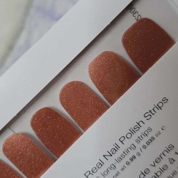 New and sealed Color Street Retired Moscow or Never - Picture 3 of 3